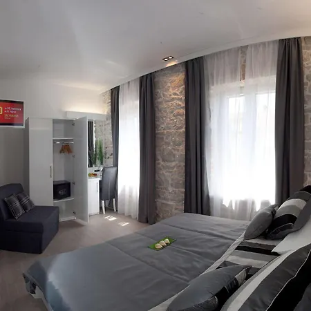 Authentic Luxury 4*