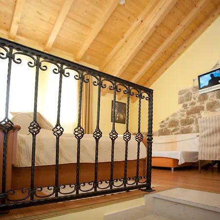 Casa de hóspedes Authentic Luxury 4*