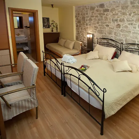 Authentic Luxury Maison d'hôtes