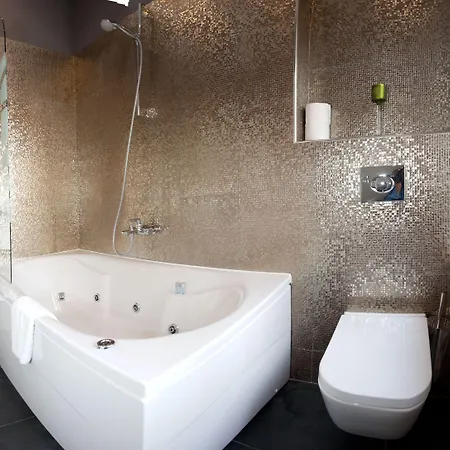 بيت ضيافة Authentic Luxury سبليت