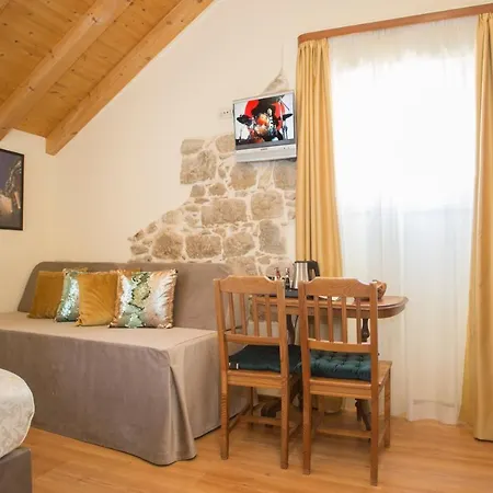 Pensionat Authentic Luxury 4*