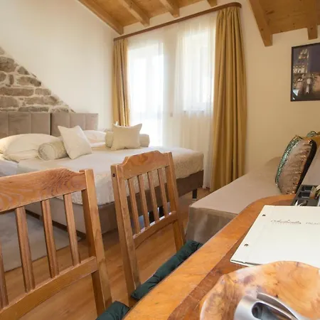 Authentic Luxury Split