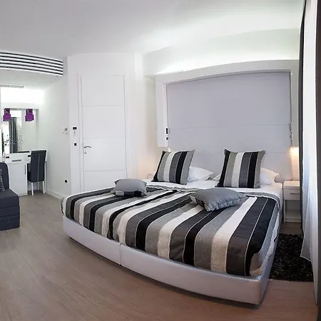 Authentic Luxury Guest house