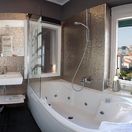 Authentic Luxury Split